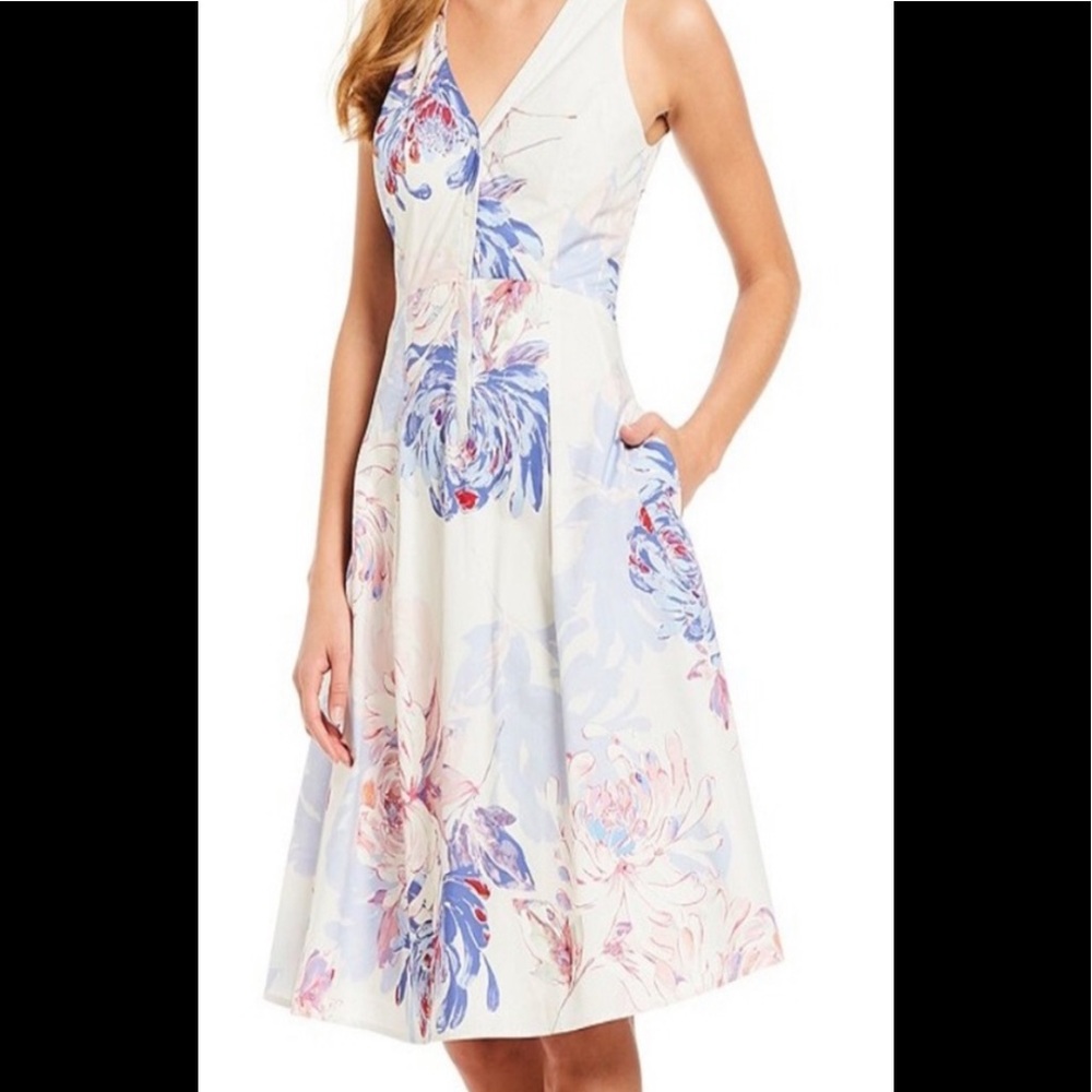 Gianni Bini white, blue and red flower print dress